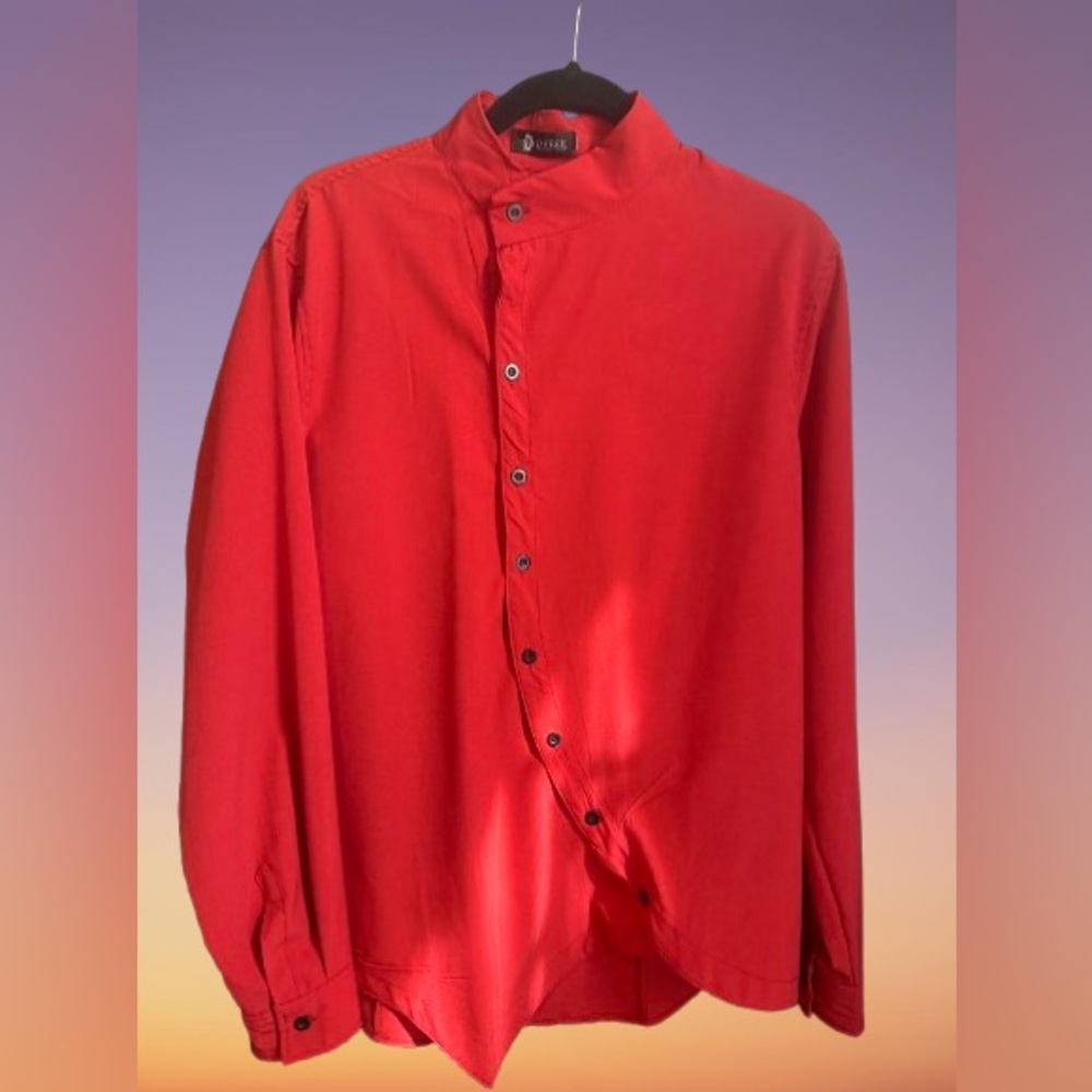 Red styling T-shirt like new.